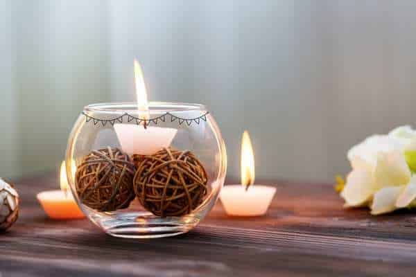 Use Wood Orbs To Lift Up Candle